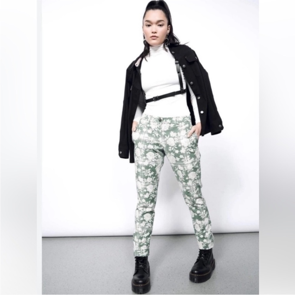 Wildfang Pants Womens Green/Cream Floral Straight Leg Ankle Cuffed Hem
